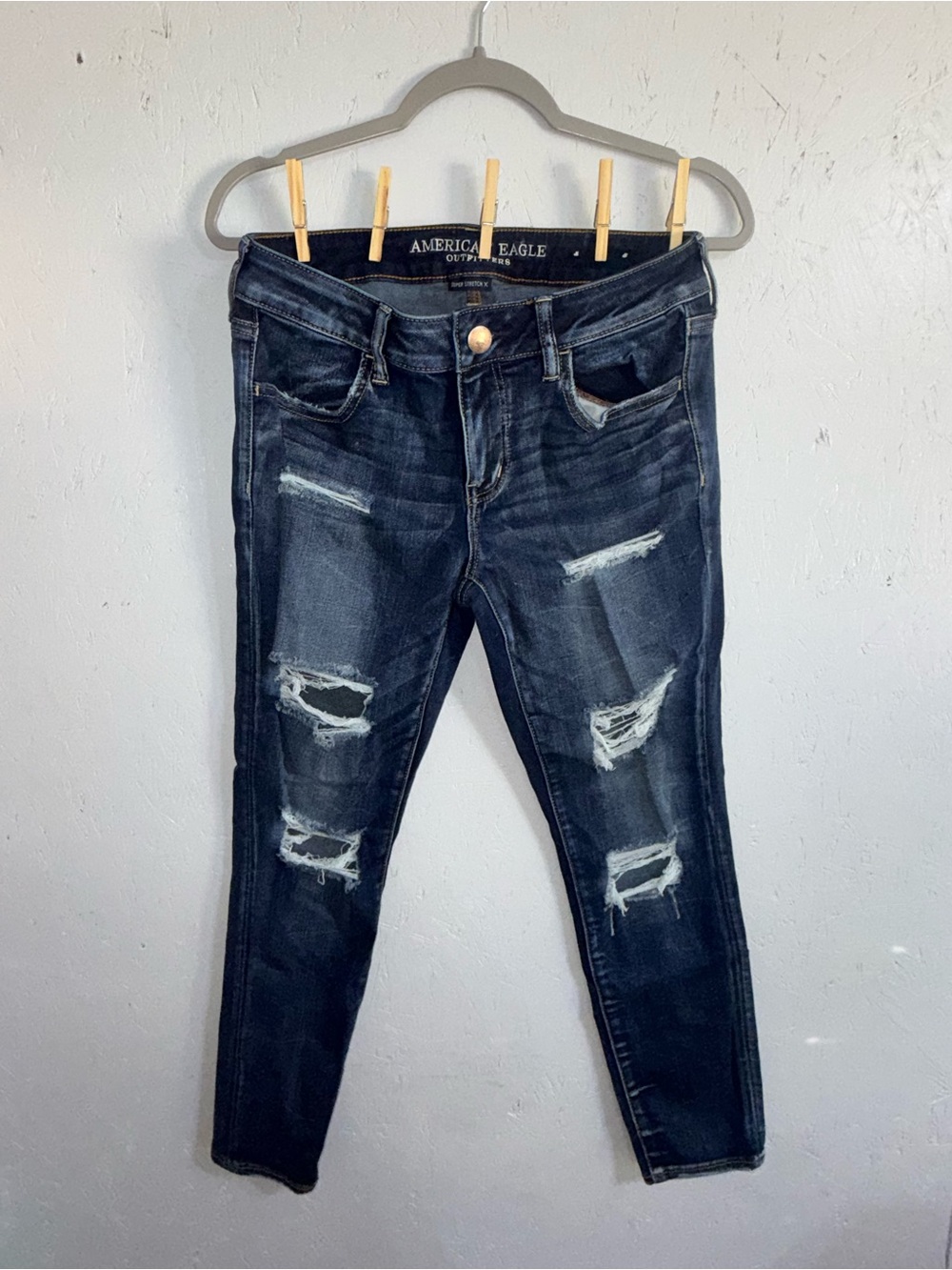 American Eagle Outfitters Women's Distressed Dark Blue Skinny Jeans